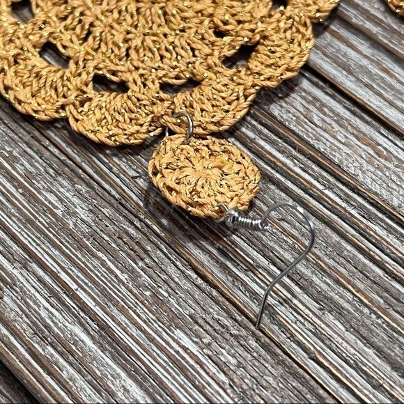 Hand Crafted Crochet Petal Pop Fish Hook Earrings Gold Dainty - Picture 7 of 13